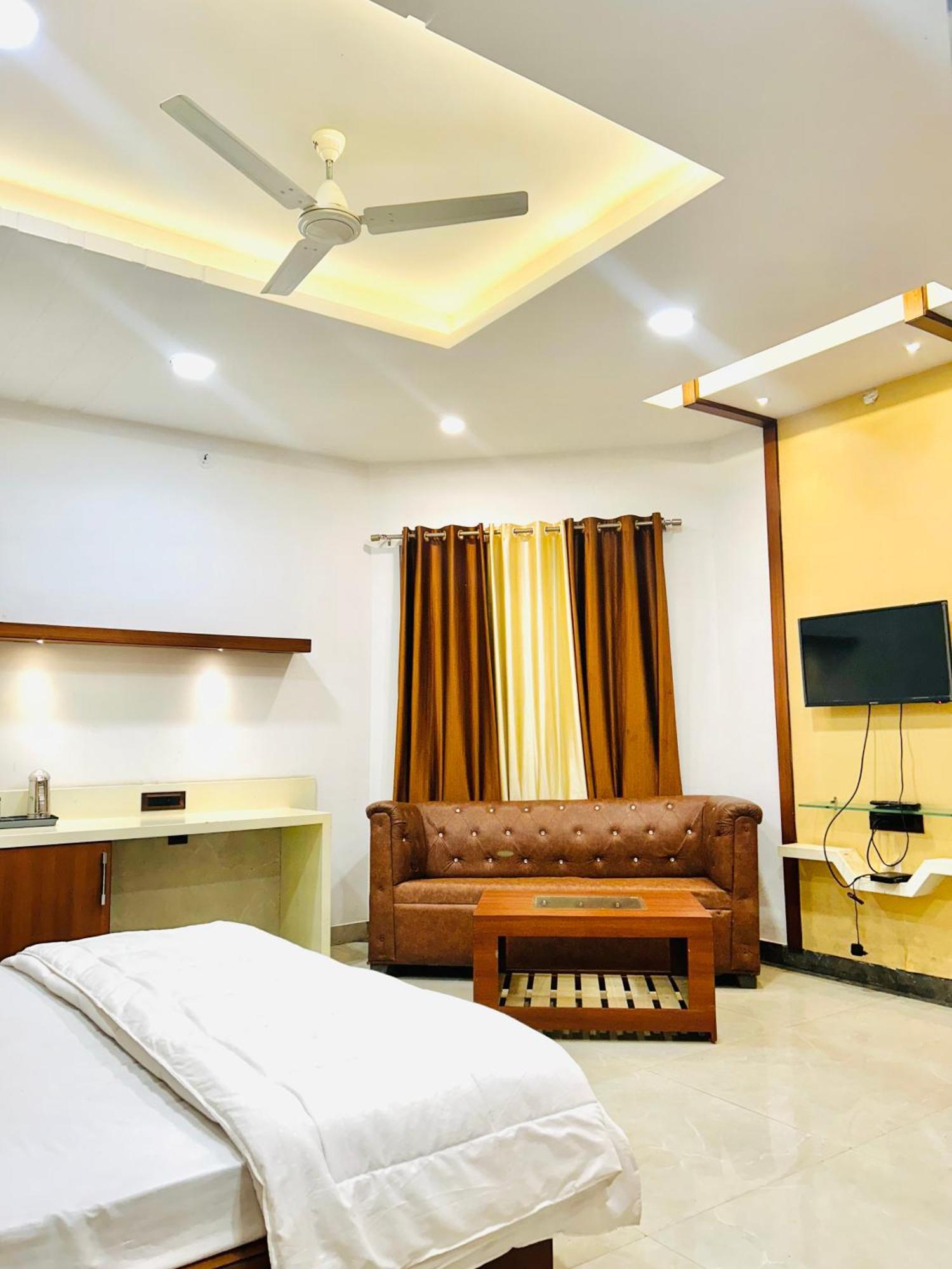 Krishnam Resort Jabalpur Exterior foto