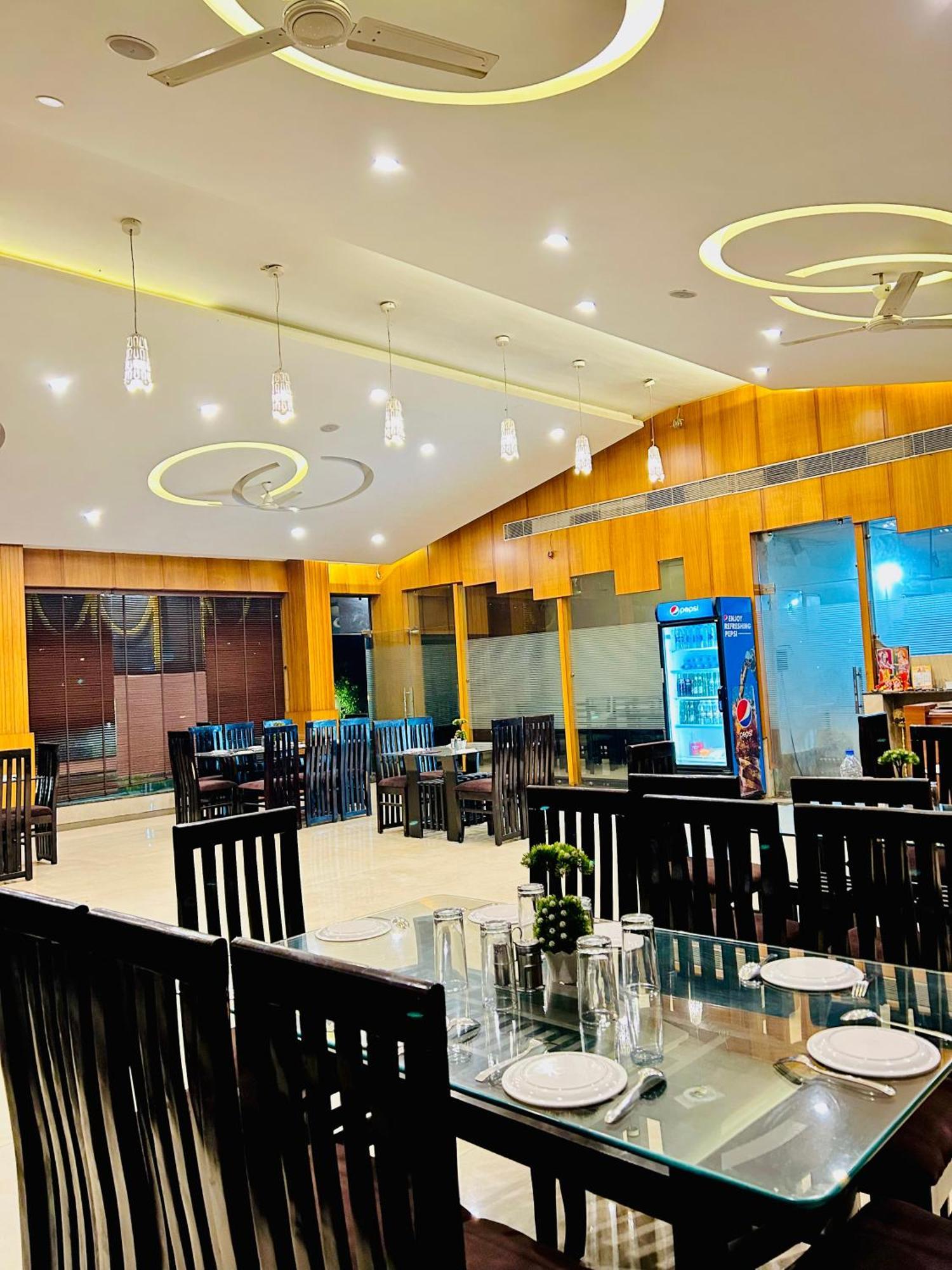 Krishnam Resort Jabalpur Exterior foto